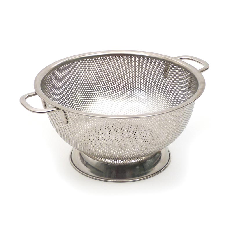 COLANDERS & STRAINERS